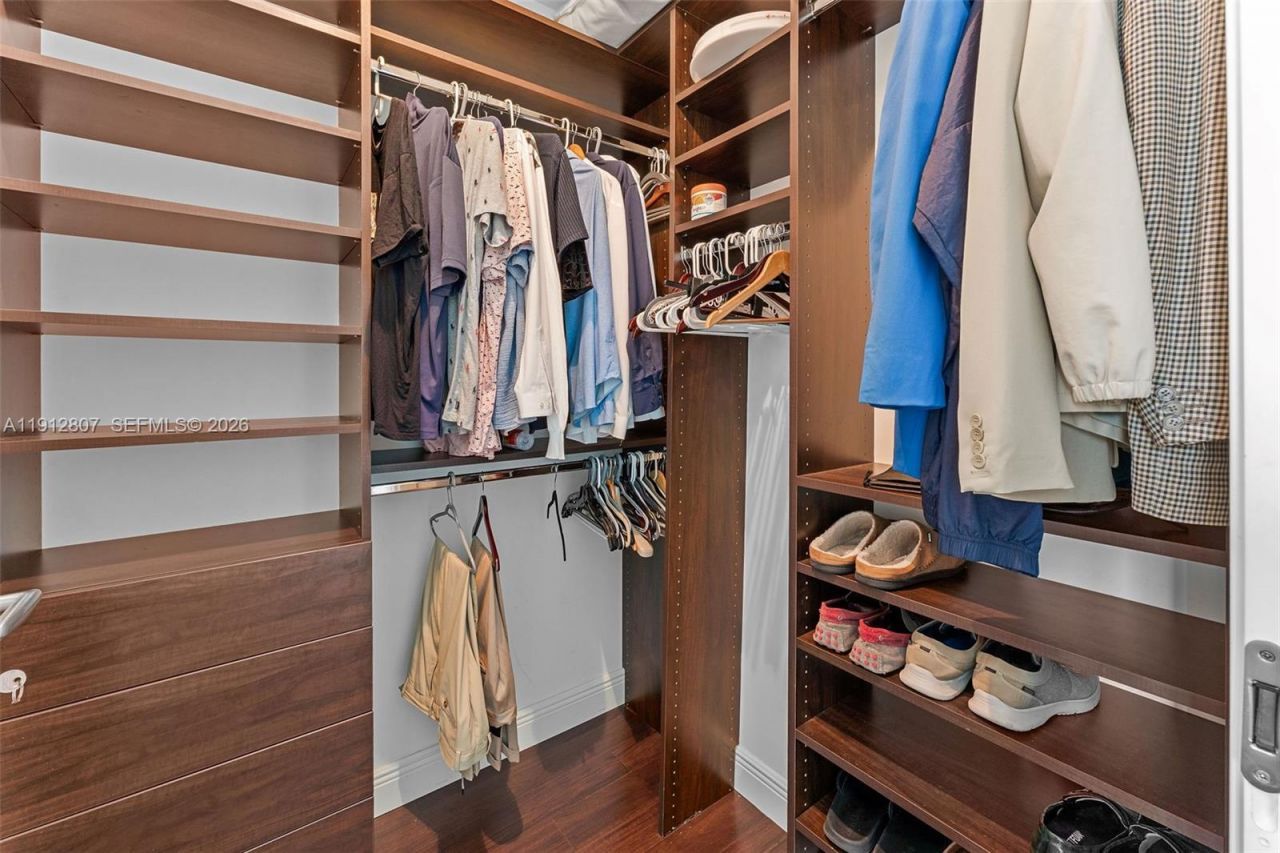 200 Biscayne Boulevard Way, Unit 4510, Miami, FL 33131 Photo