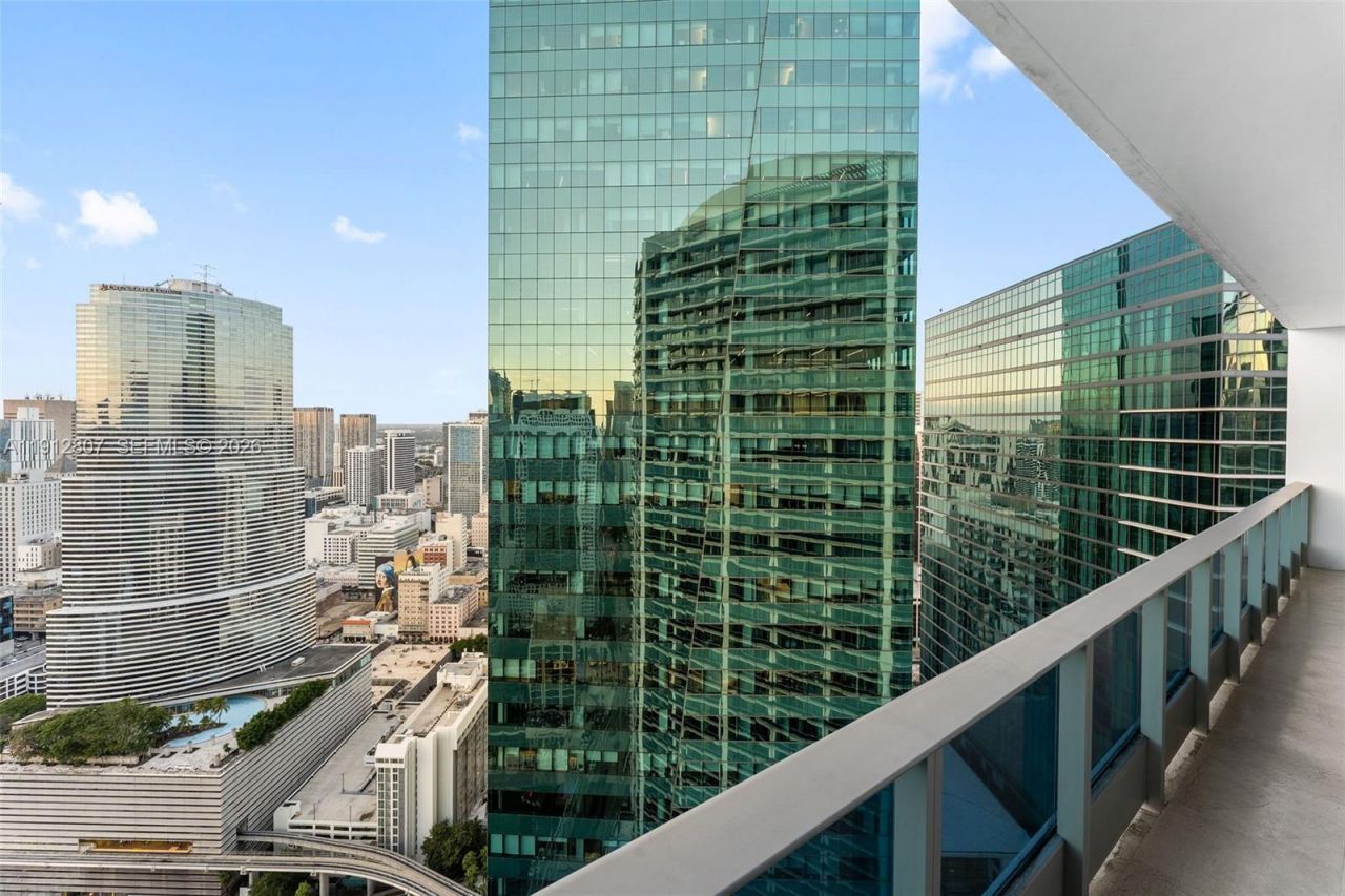 200 Biscayne Boulevard Way, Unit 4510, Miami, FL 33131 Photo