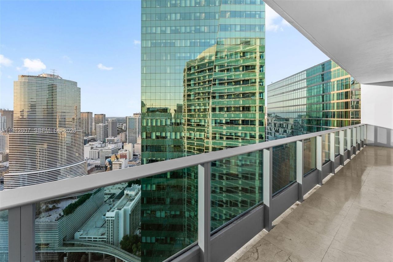 200 Biscayne Boulevard Way, Unit 4510, Miami, FL 33131 Photo