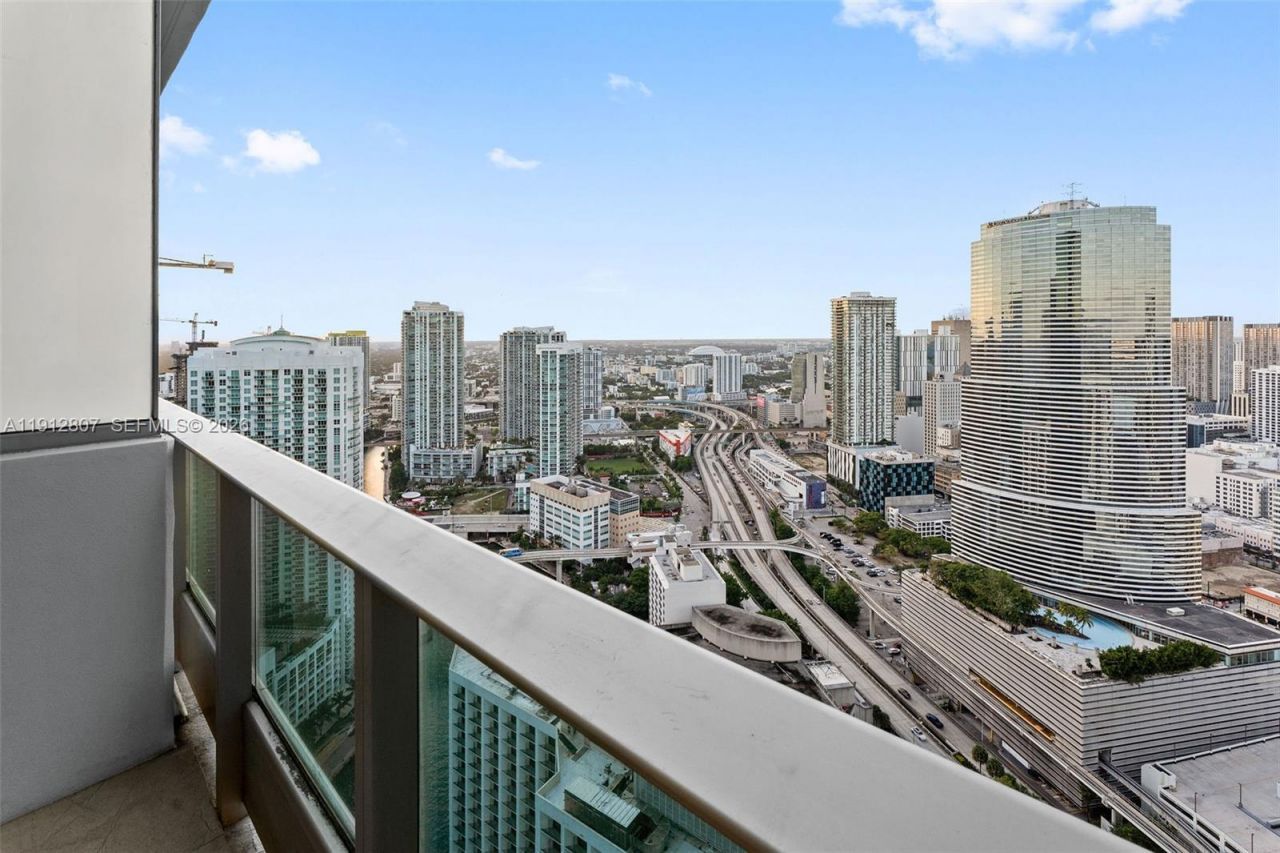 200 Biscayne Boulevard Way, Unit 4510, Miami, FL 33131 Photo