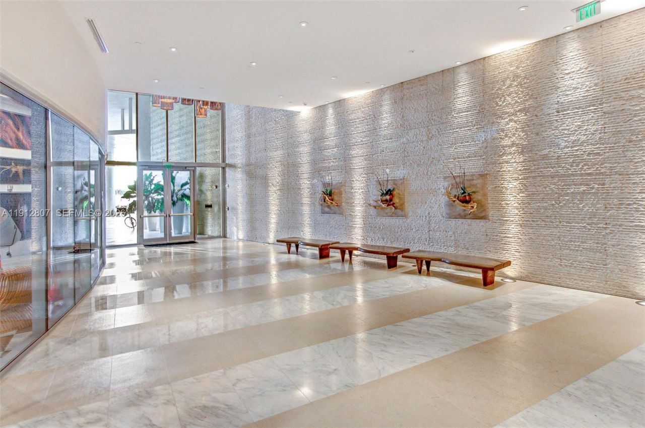 200 Biscayne Boulevard Way, Unit 4510, Miami, FL 33131 Photo