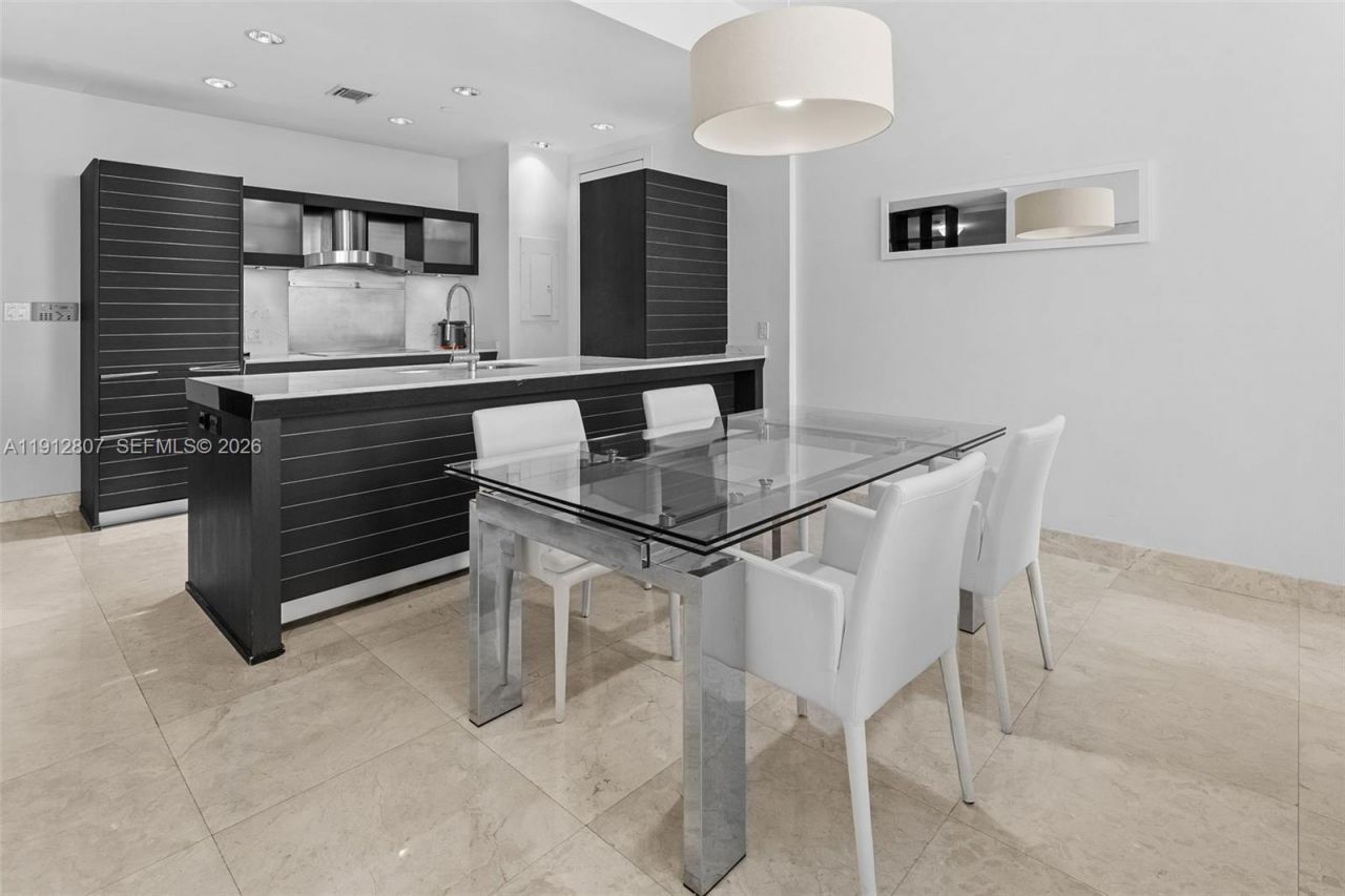 200 Biscayne Boulevard Way, Unit 4510, Miami, FL 33131 Photo