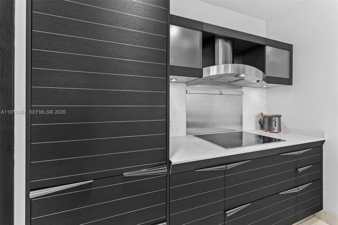 200 Biscayne Boulevard Way, Unit 4510, Miami, FL 33131 Photo