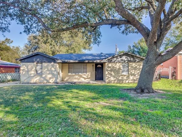 8552 Gibbs Drive, White Settlement, TX 76108