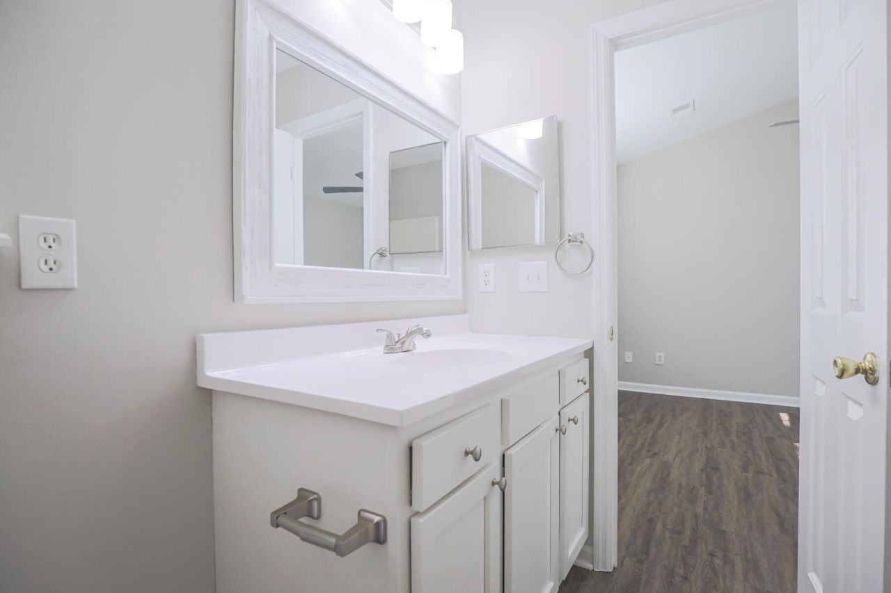 304 Elm Hall Circle Photo 32