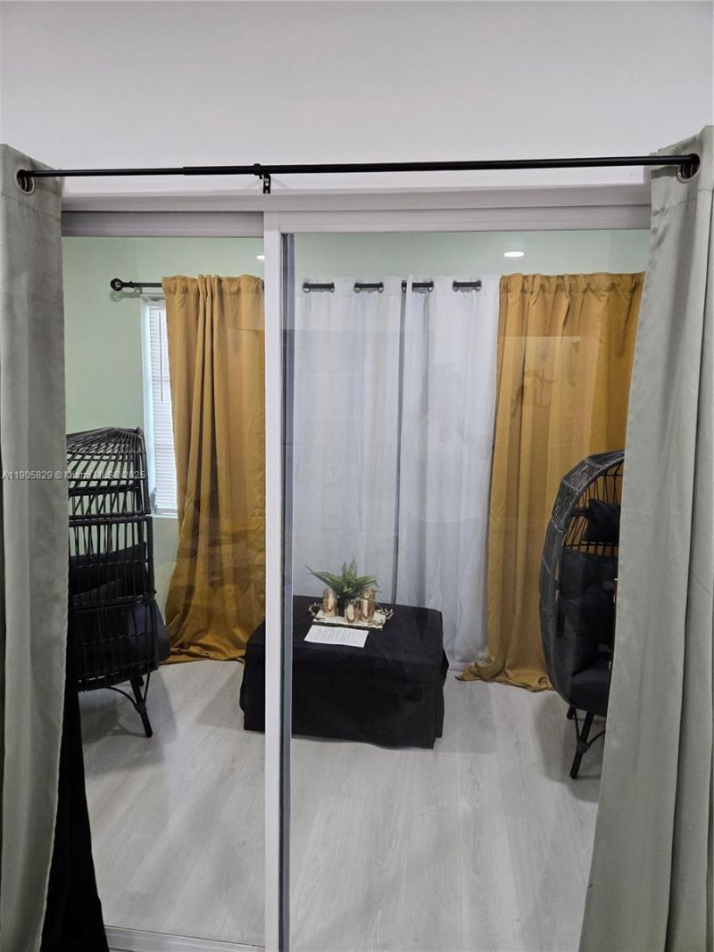 251 NE 187th St, Unit 827, Miami, FL 33179 Photo