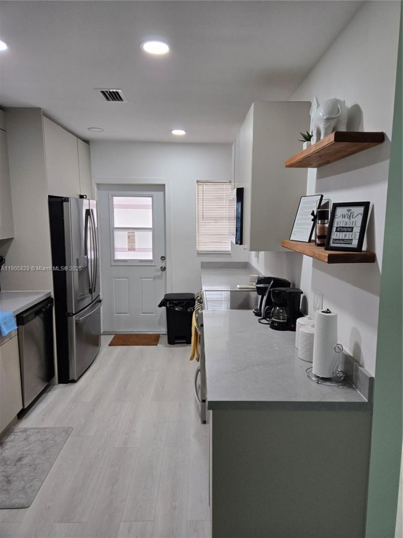 251 NE 187th St, Unit 827, Miami, FL 33179 Photo