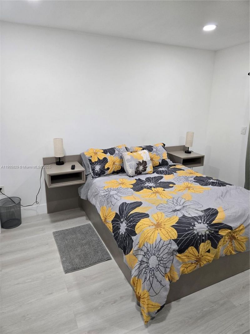 251 NE 187th St, Unit 827, Miami, FL 33179 Photo