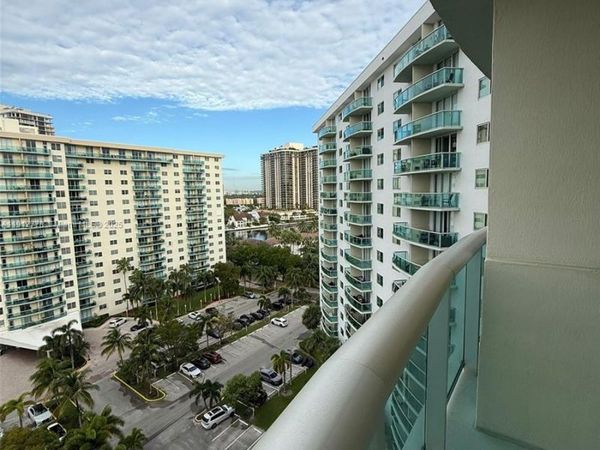 19380 Collins Ave, Unit 1209, Sunny Isles Beach, FL 33160