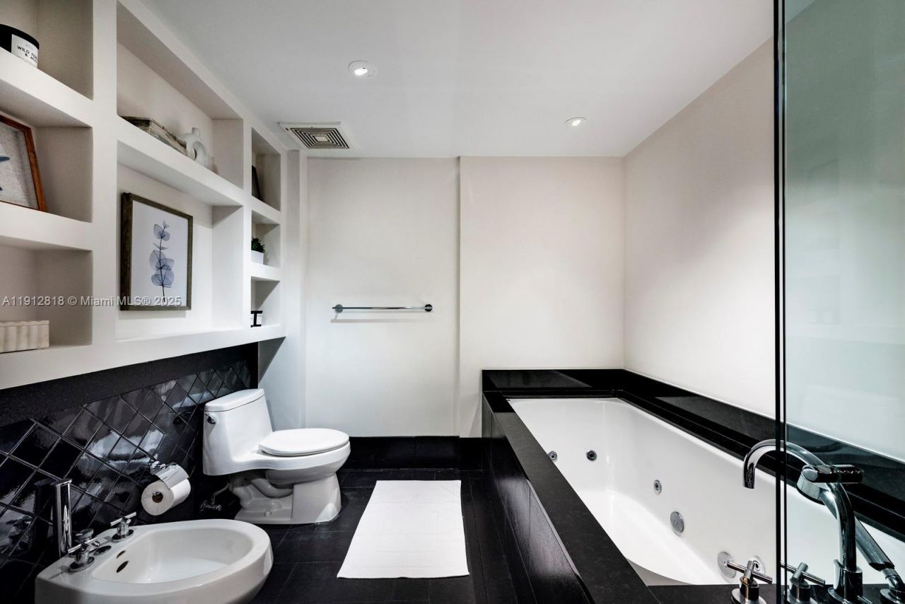 101 20th St, Unit 3006, Miami Beach, FL 33139 Photo