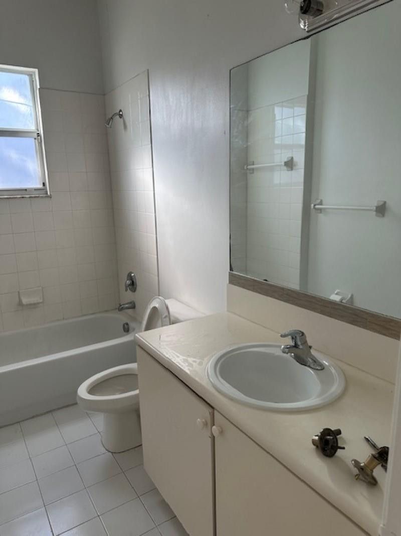 1056 NE 39th Avenue, Homestead, FL 33033 Photo