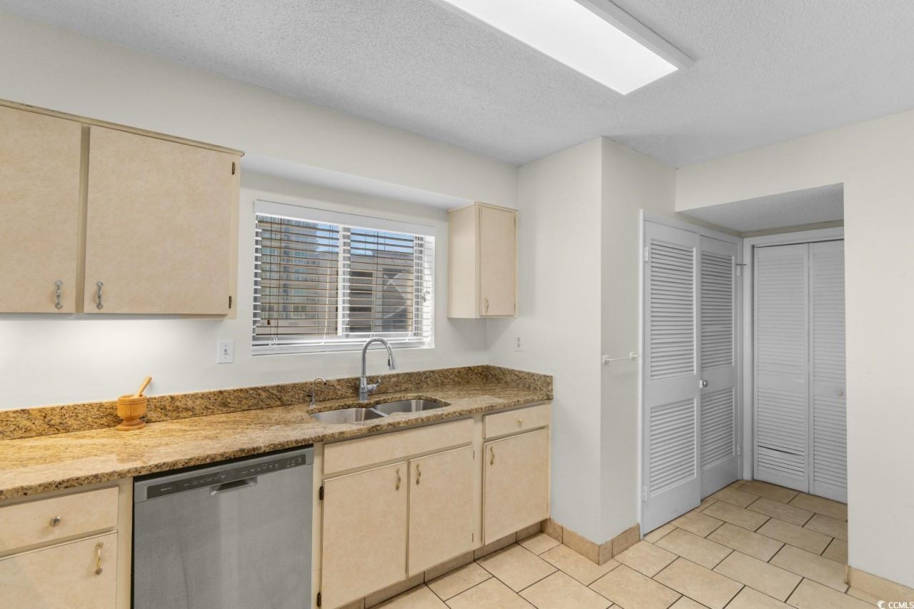 2511 S Ocean Blvd. Photo 4