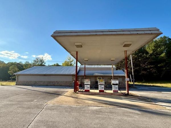 Russellville, AL 35653