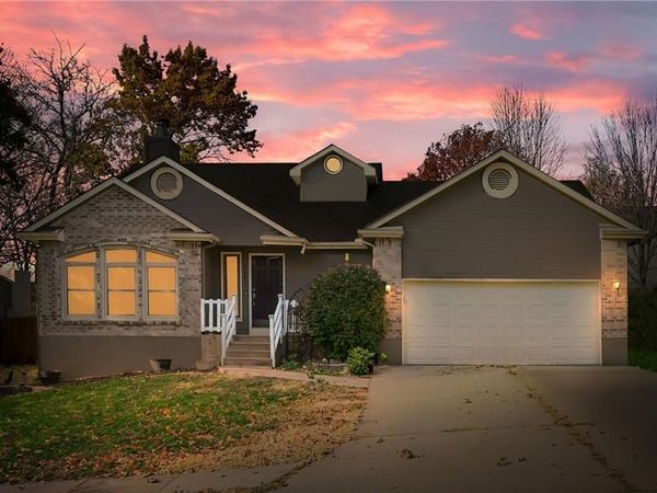 2201 SW 14th Street, Blue Springs, MO 64015