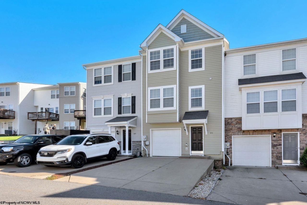 211 Summerfield Drive, Morgantown, WV 26508 Main Photo