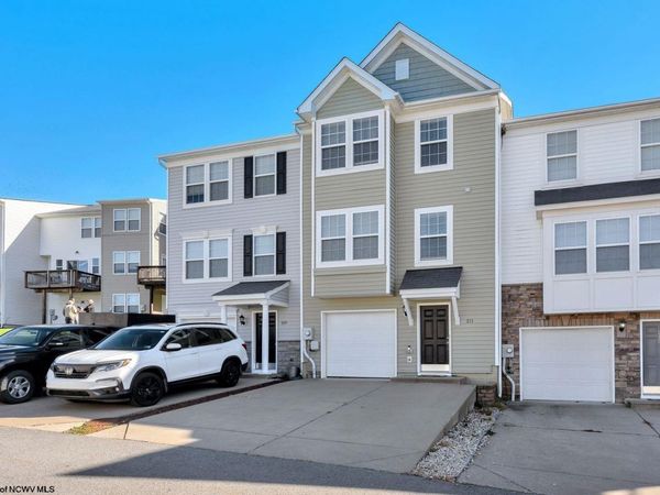 211 Summerfield Drive, Morgantown, WV 26508