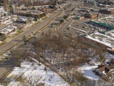 00 Berkshire, Bloomfield Twp, MI 48302
