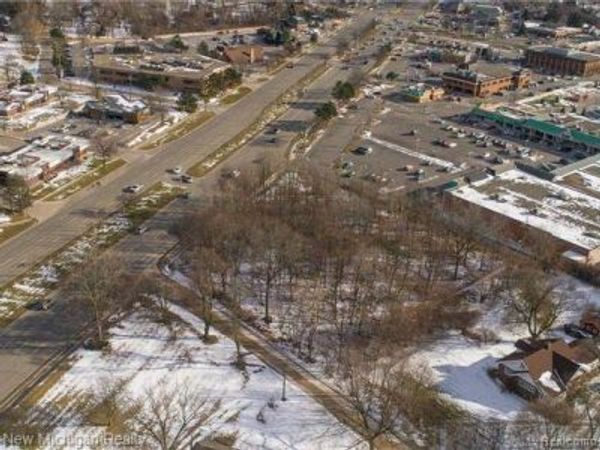 00 Berkshire, Bloomfield Twp, MI 48302