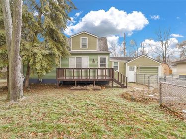 6522 Saline Drive, Waterford Twp, MI 48329