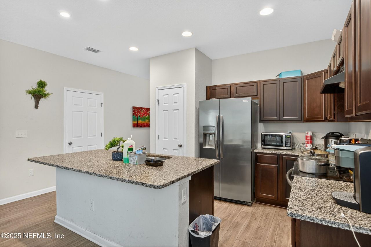 756 Talking Tree Drive, Jacksonville, FL 32205 Photo