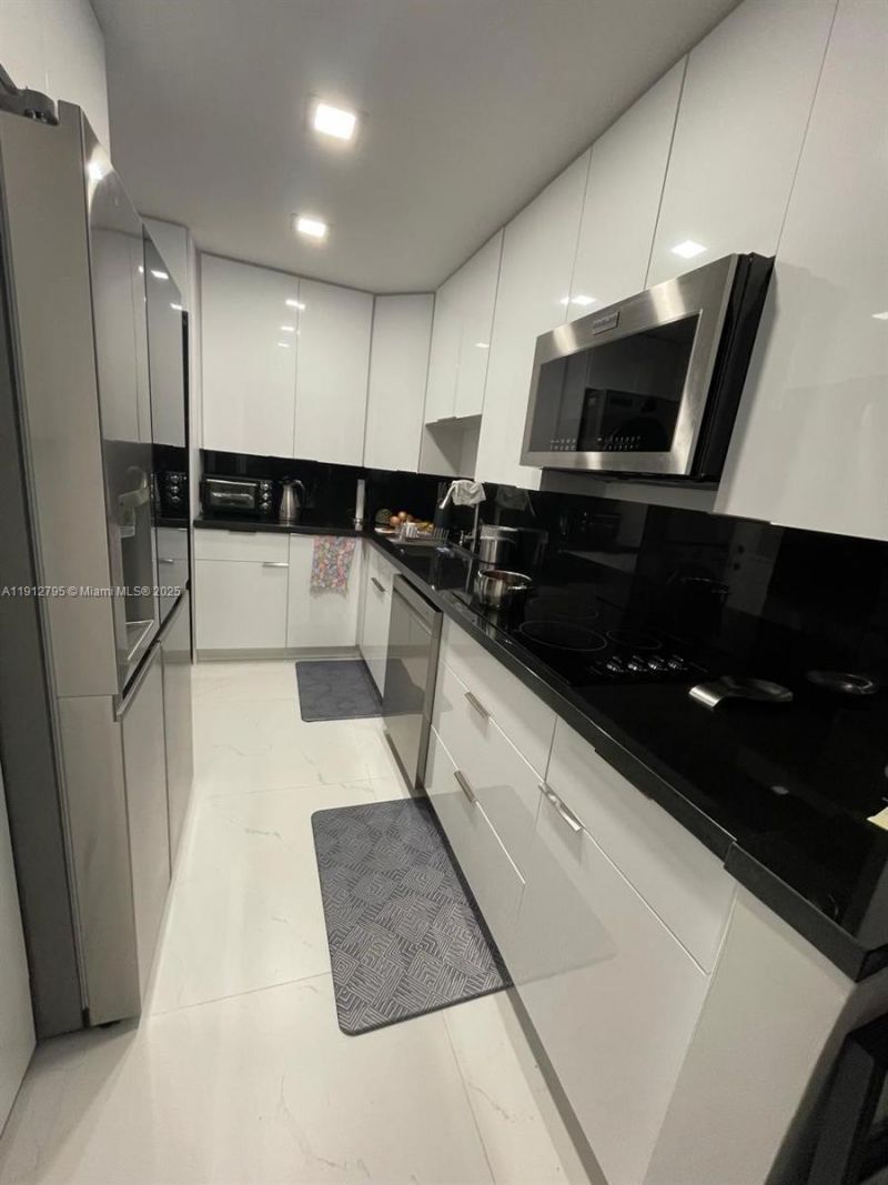 20400 W Country Club Dr, Unit 615, Aventura, FL 33180 Photo