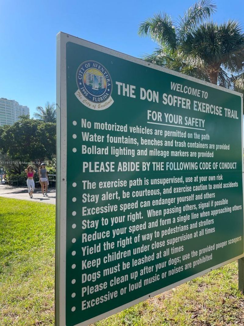 20400 W Country Club Dr, Unit 615, Aventura, FL 33180 Photo