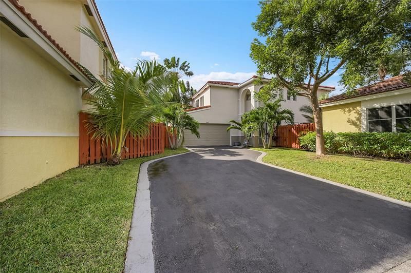 547 NW 47th Way, Coconut Creek, FL 33063 Photo