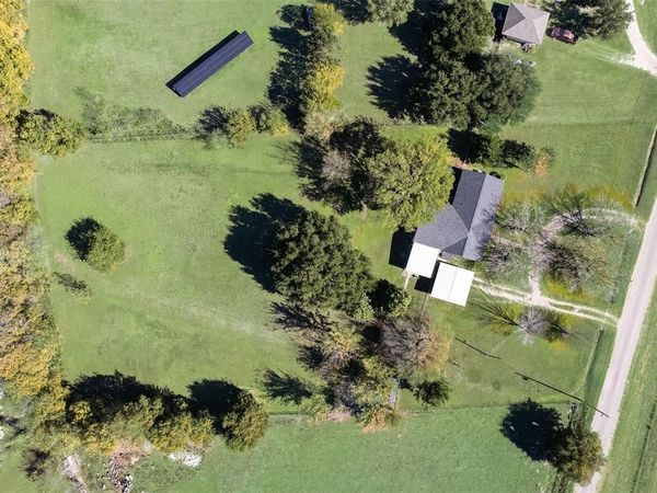 646 Liska Road, Ennis, TX 75119