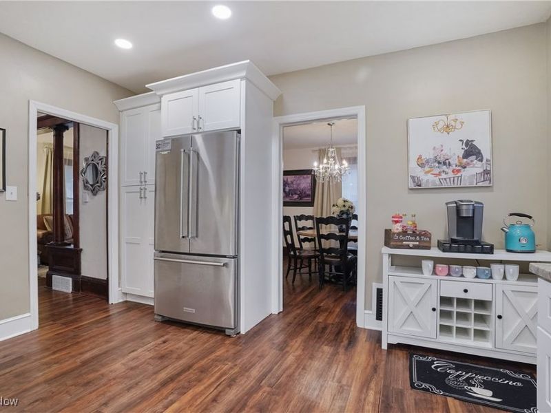 203 N Prospect Avenue, Hartville, OH 44632 Photo 15