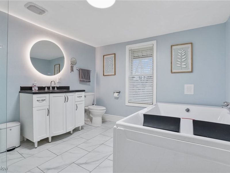 203 N Prospect Avenue, Hartville, OH 44632 Photo 23