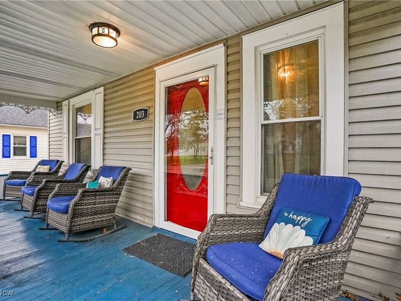 203 N Prospect Avenue, Hartville, OH 44632 Photo 3