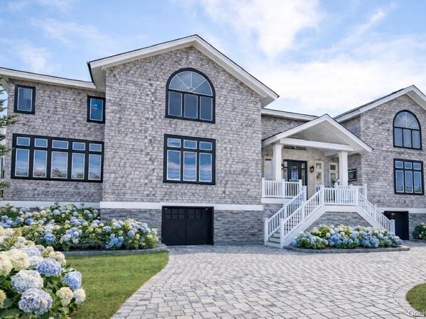 605 Dune Road, Westhampton, NY 11977