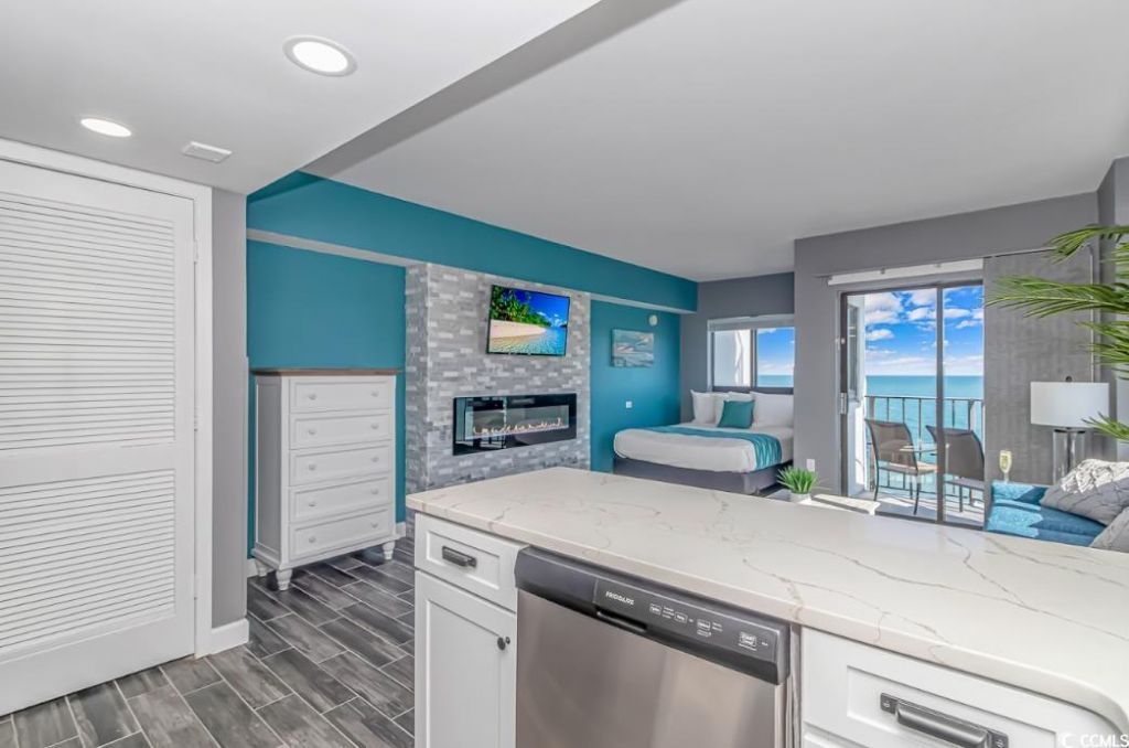 1605 S Ocean Blvd. Photo 17