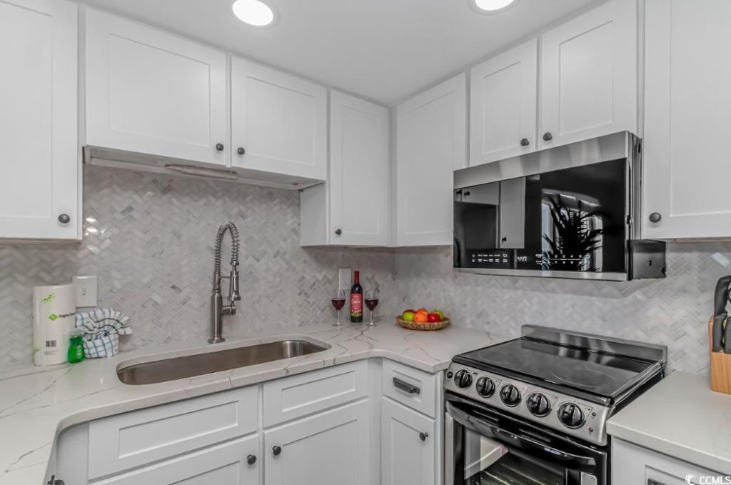 1605 S Ocean Blvd. Photo 19