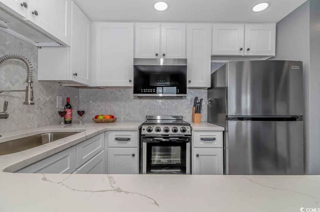 1605 S Ocean Blvd. Photo 20