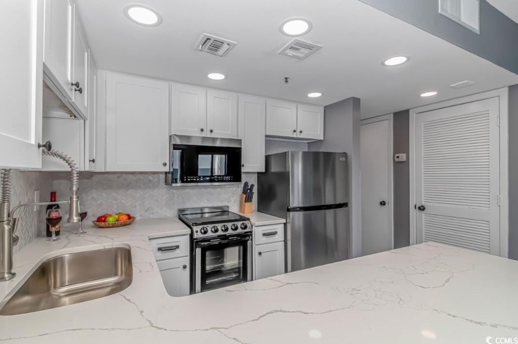 1605 S Ocean Blvd. Photo 21