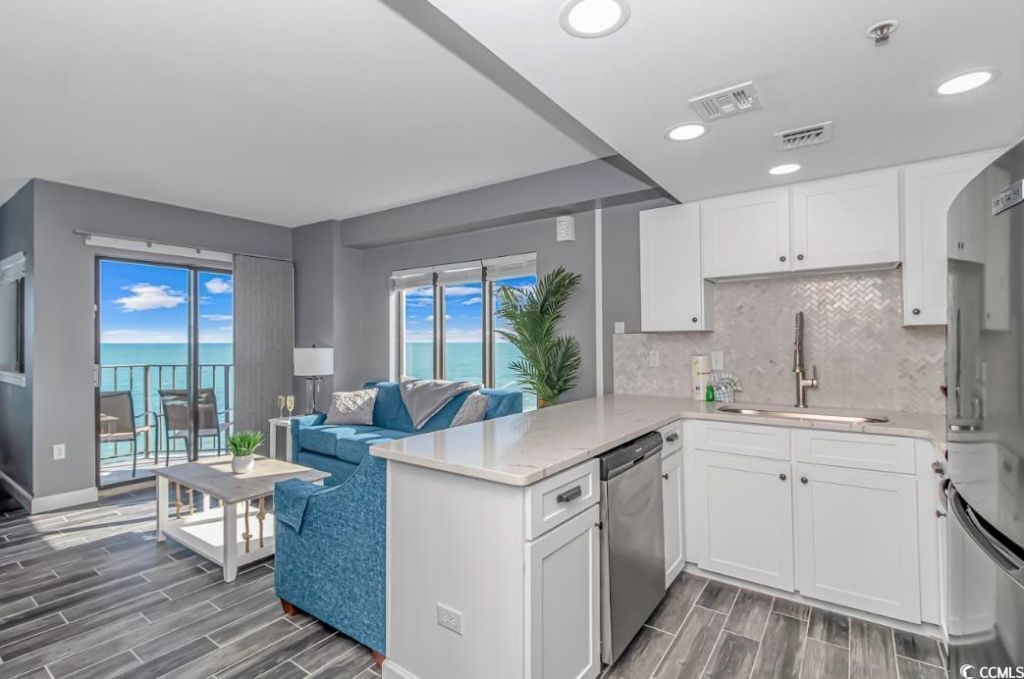 1605 S Ocean Blvd. Photo 5