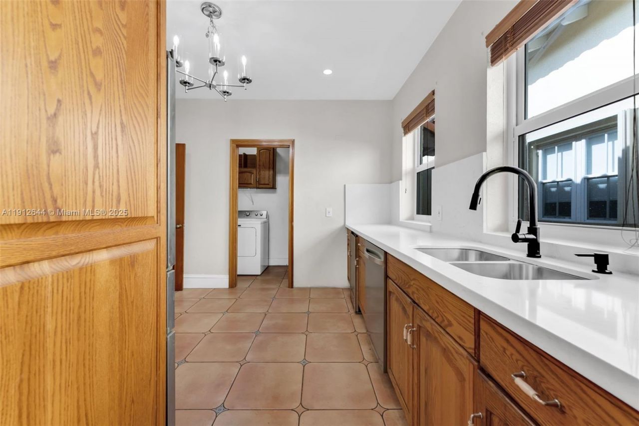 1514 Capri St, Coral Gables, FL 33134 Photo