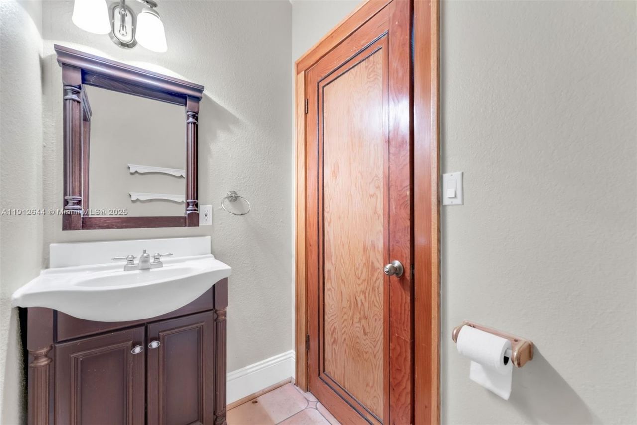 1514 Capri St, Coral Gables, FL 33134 Photo