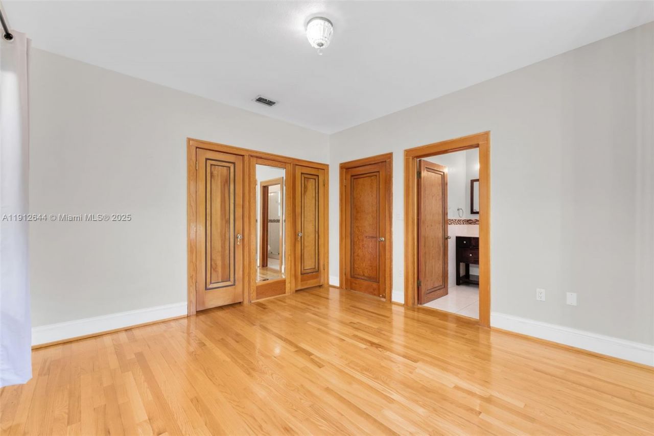 1514 Capri St, Coral Gables, FL 33134 Photo