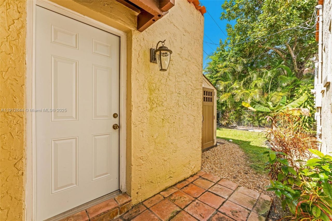 1514 Capri St, Coral Gables, FL 33134 Photo