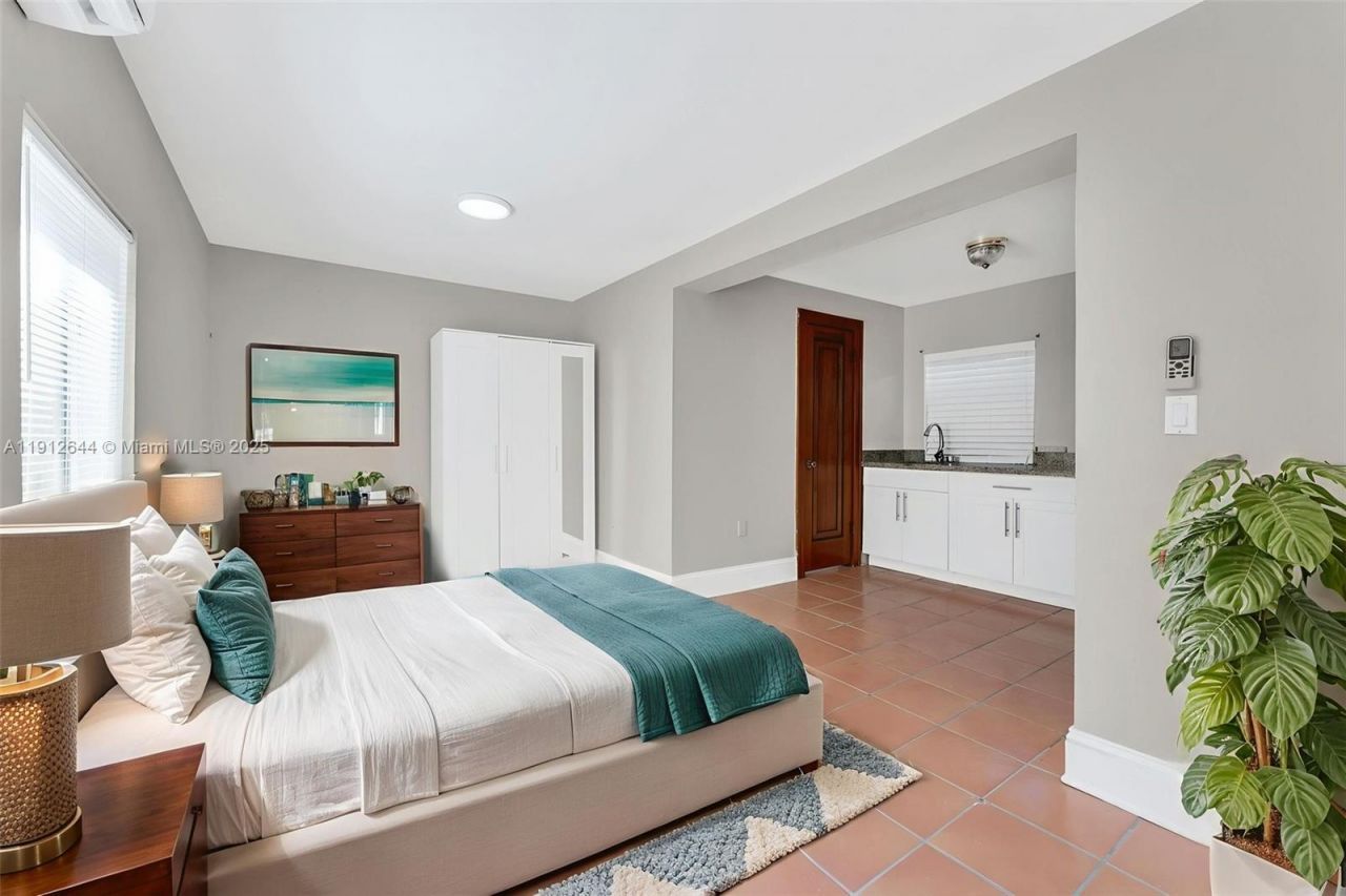 1514 Capri St, Coral Gables, FL 33134 Photo