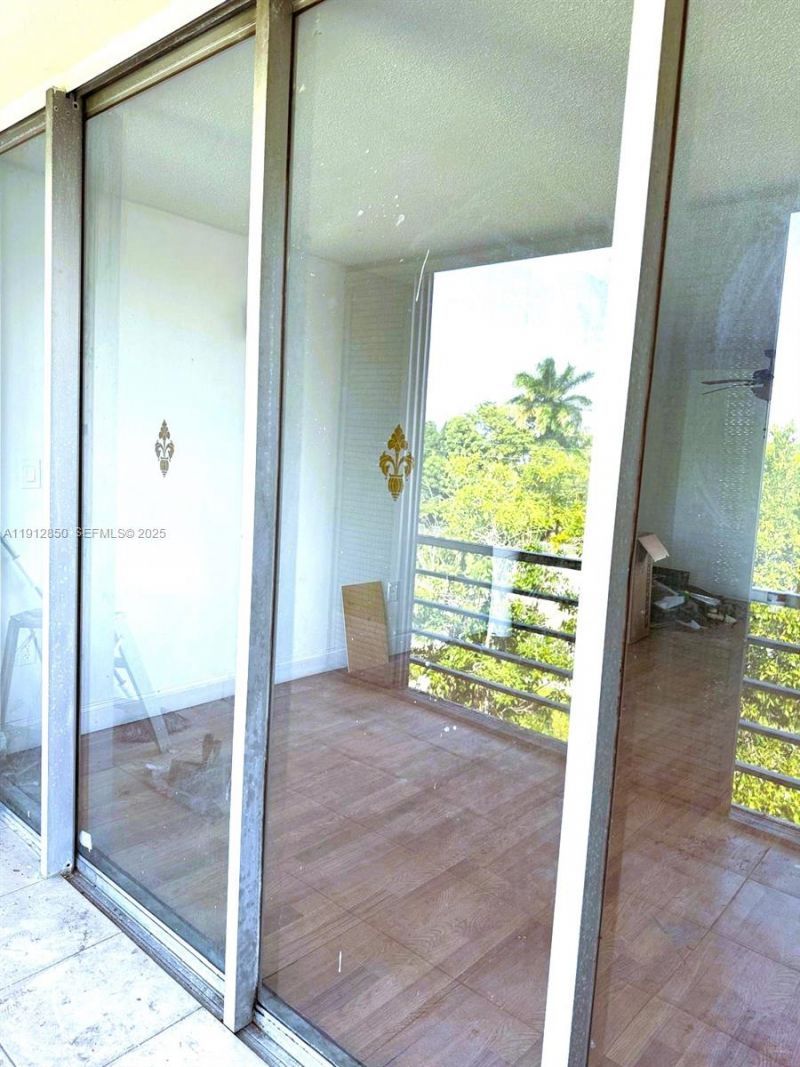 1401 NE 191st St, Unit D409, Miami, FL 33179 Photo