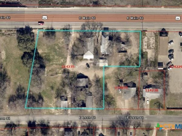 102 E Main Street , Gatesville, TX 76528