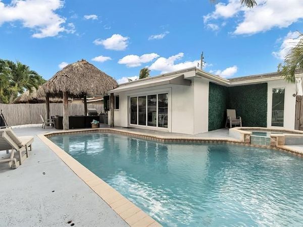 2233 SE 15th St, Pompano Beach, FL 33062