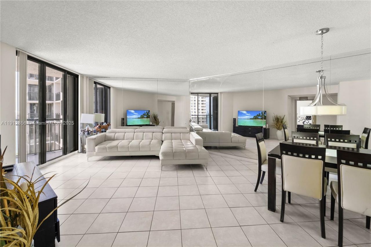 540 Brickell Key Dr, Unit 1406, Miami, FL 33131 Photo