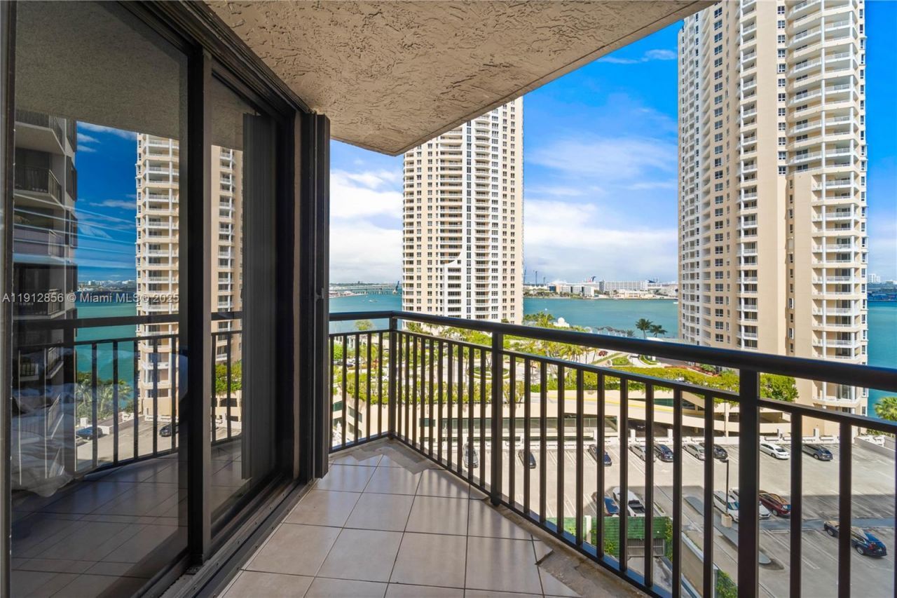 540 Brickell Key Dr, Unit 1406, Miami, FL 33131 Photo