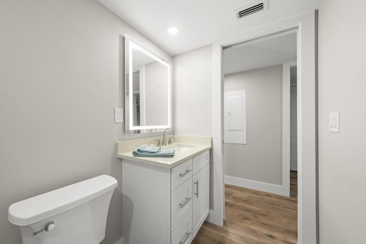 1610 Middle Gulf Dr, Unit C2, Sanibel, FL 33957 Photo