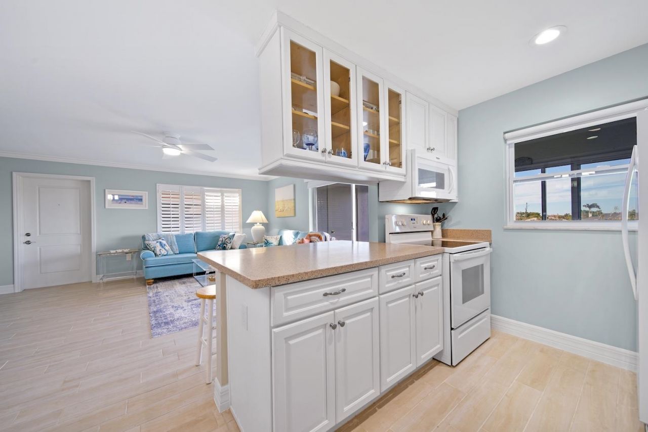 1610 Middle Gulf Dr, Unit D5, Sanibel, FL 33957 Photo