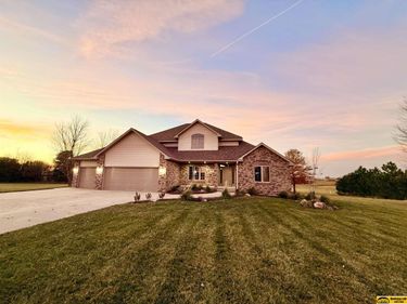 3243 Northgate Drive, Fairbury, NE 68352